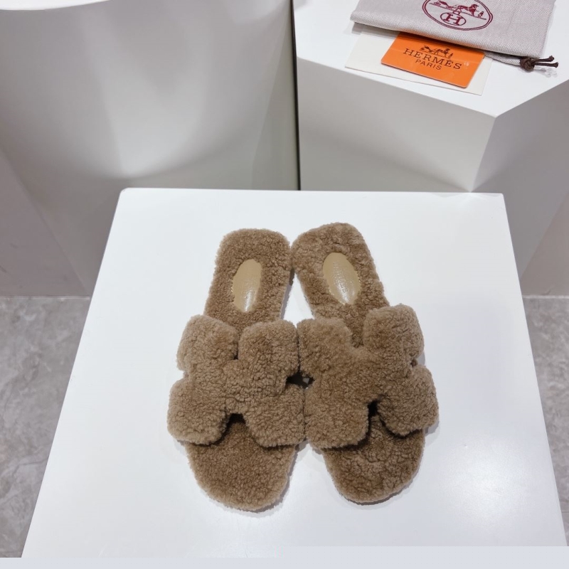 H**mes slippers
